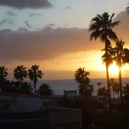 La Statue Vue Адехе